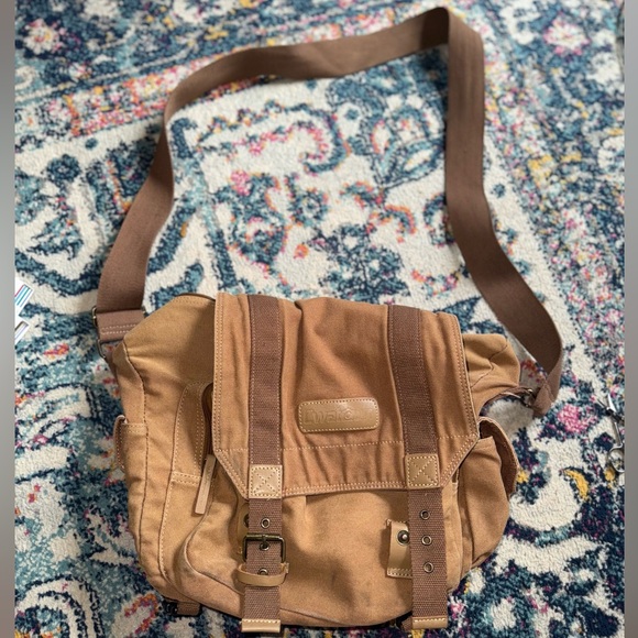Canvas neutral messenger bag with many pockets & adjustable strap - Picture 3 of 14